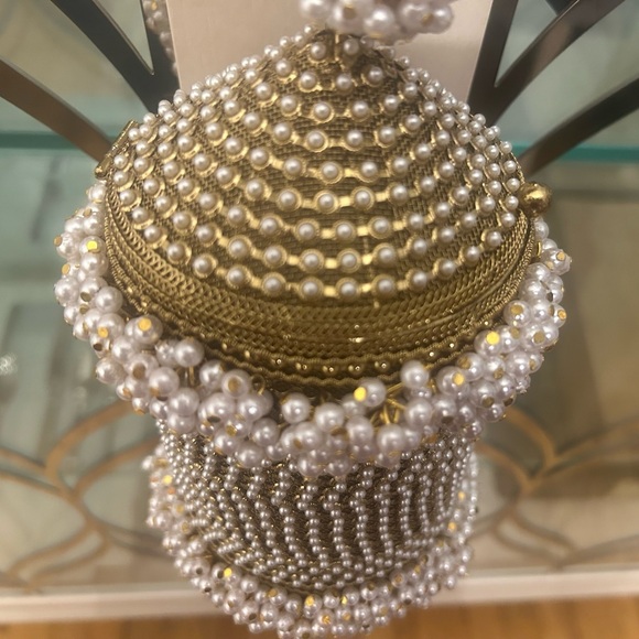 Beautiful Ramla Pearly Glam Bag - Gold and White - New without tag. - Picture 4 of 10